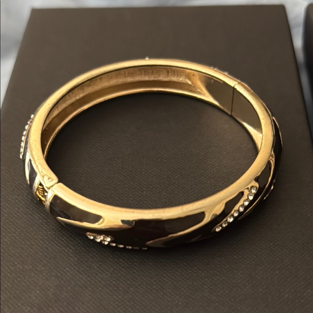 EUC Tommy Bahama enameled hinged bracelet